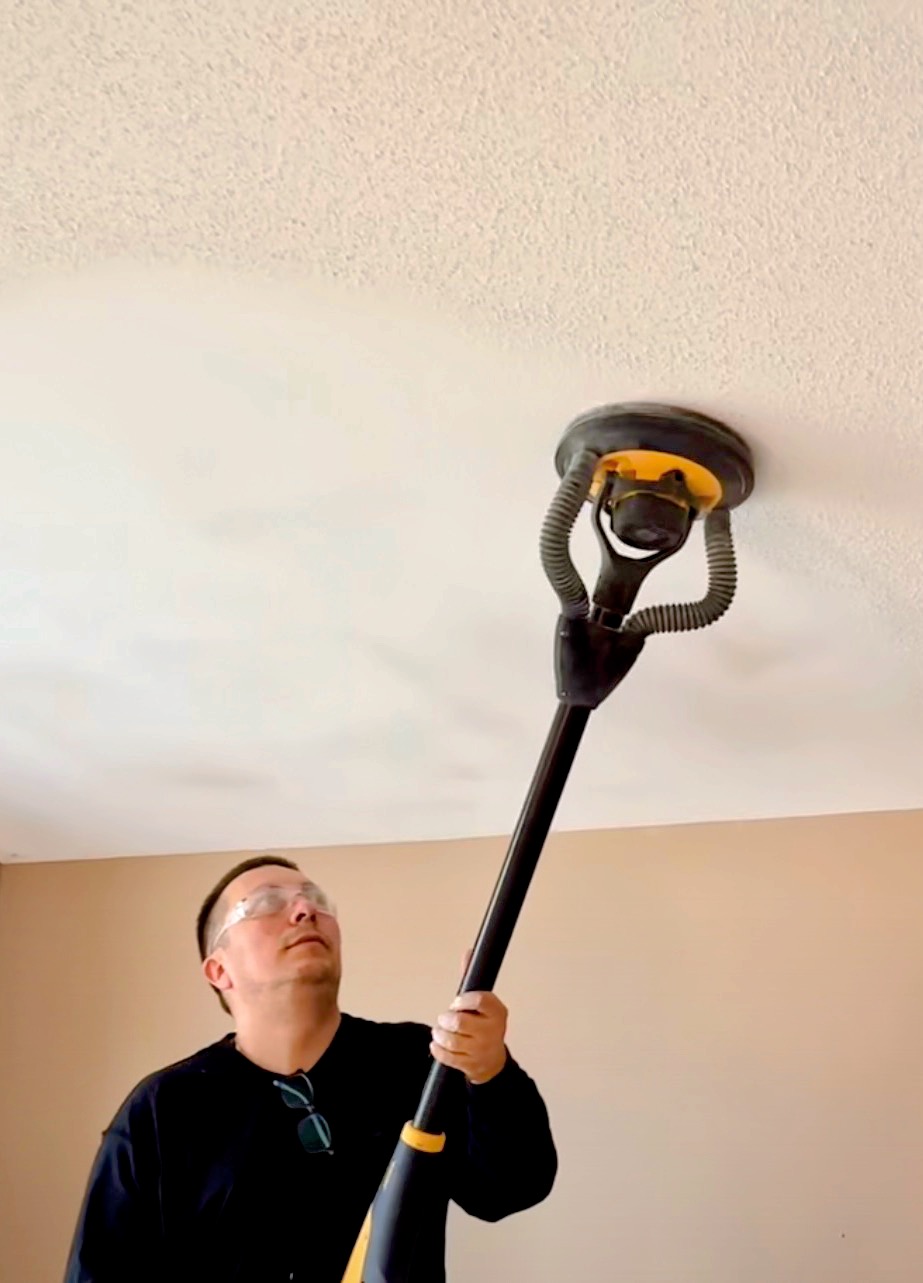 Popcorn ceiling removal in London, ON by GreenTech Painting